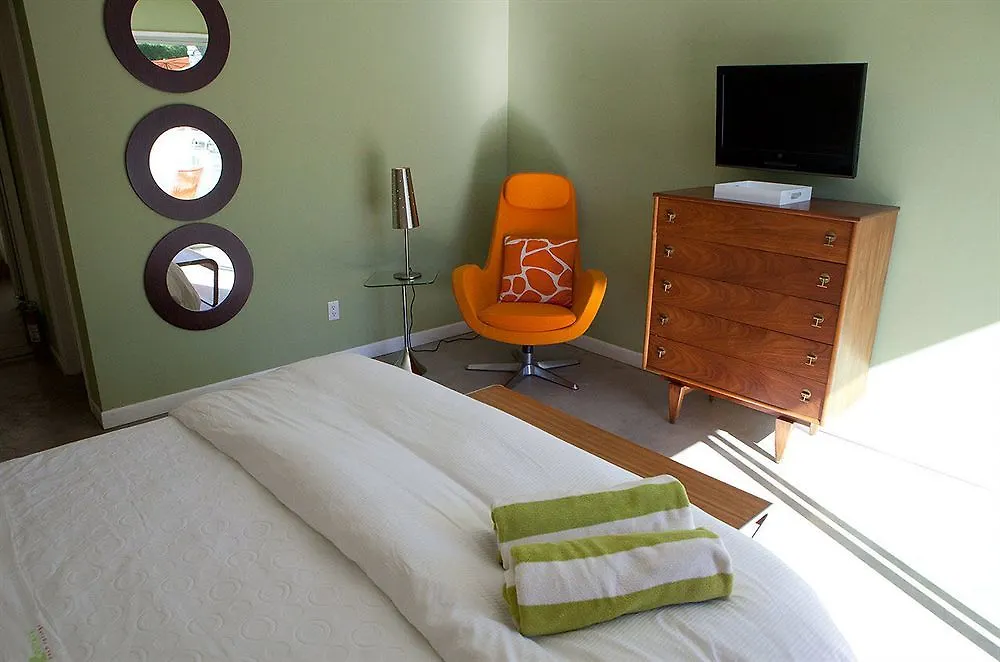 Century Palm Springs A Gay Men'S Clothing Optional Resort United States