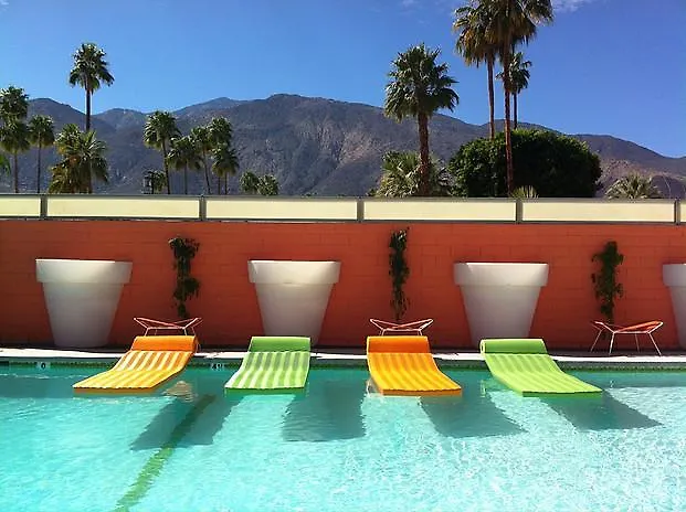 Century Palm Springs A Gay Men'S Clothing Optional Resort