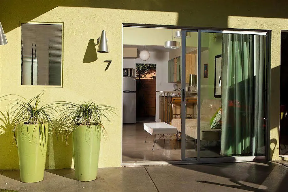 Century Palm Springs A Gay Men'S Clothing Optional Resort